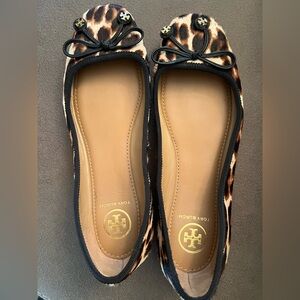 Tory Burch Laila Driver ballet flats in leopard-print calf hair size 6